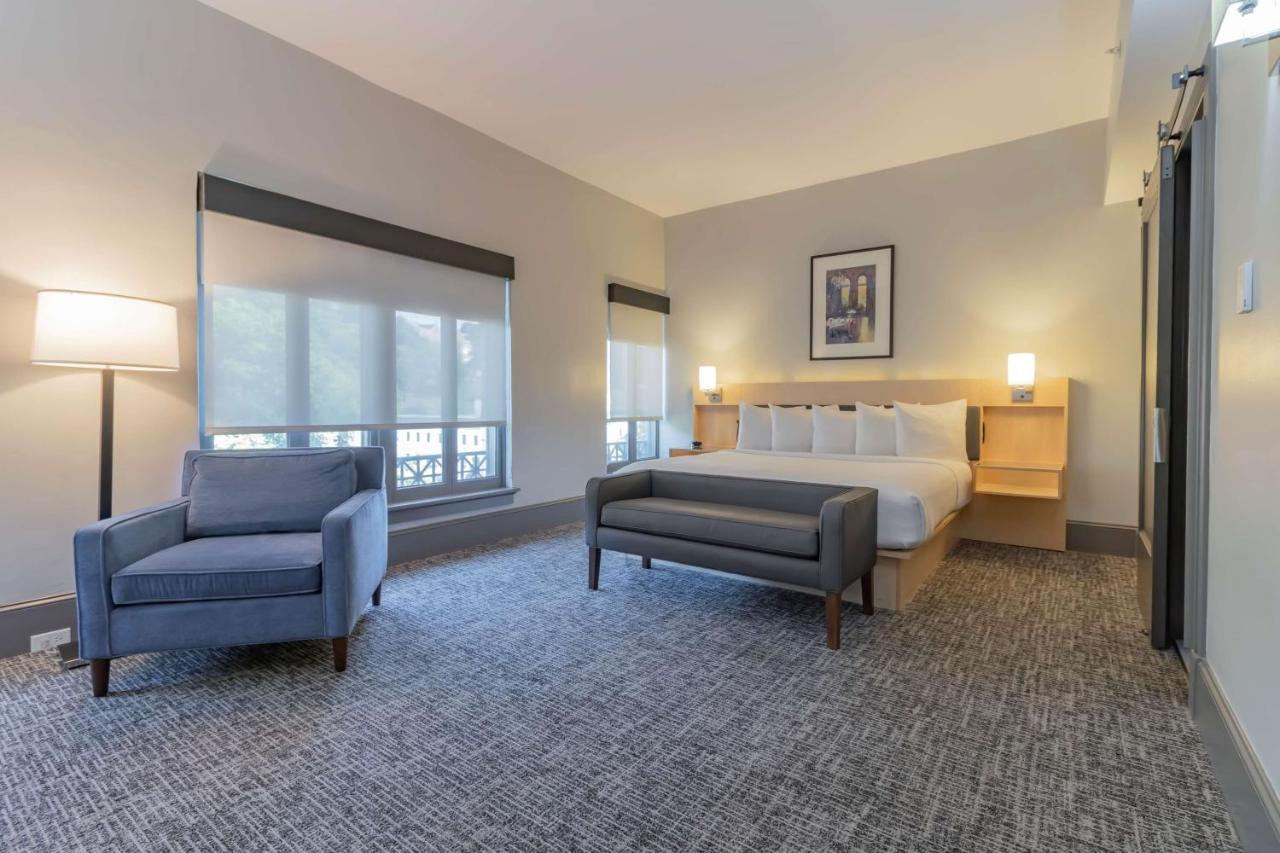 Hotel The Waters Hot Springs, Tapestry Collection By Hilton Extérieur photo